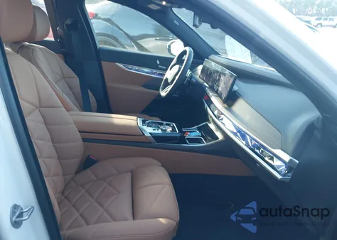 2026 BMW 740I xDrive from USA, damaged, VIN WBA33EH05TCW38234